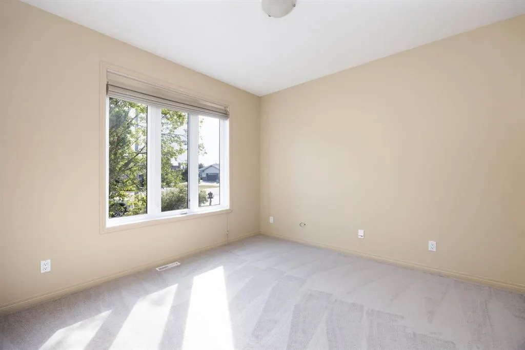 110 Lindstrom Bay
