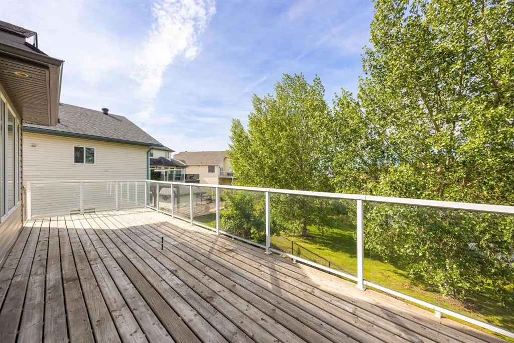 110 Lindstrom Bay