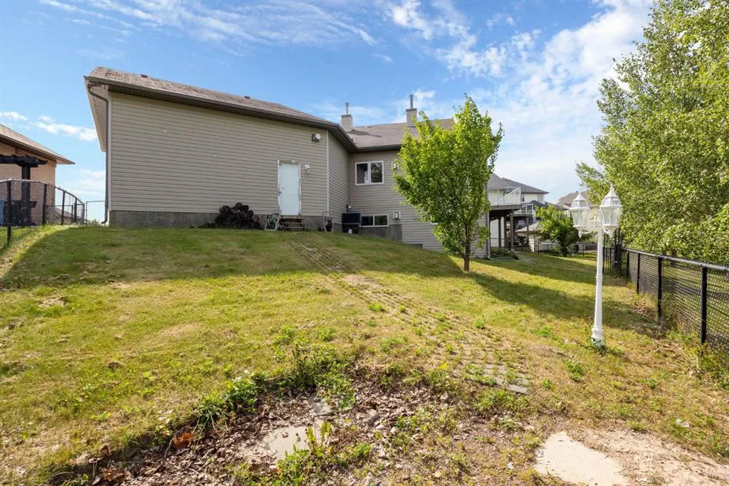 110 Lindstrom Bay