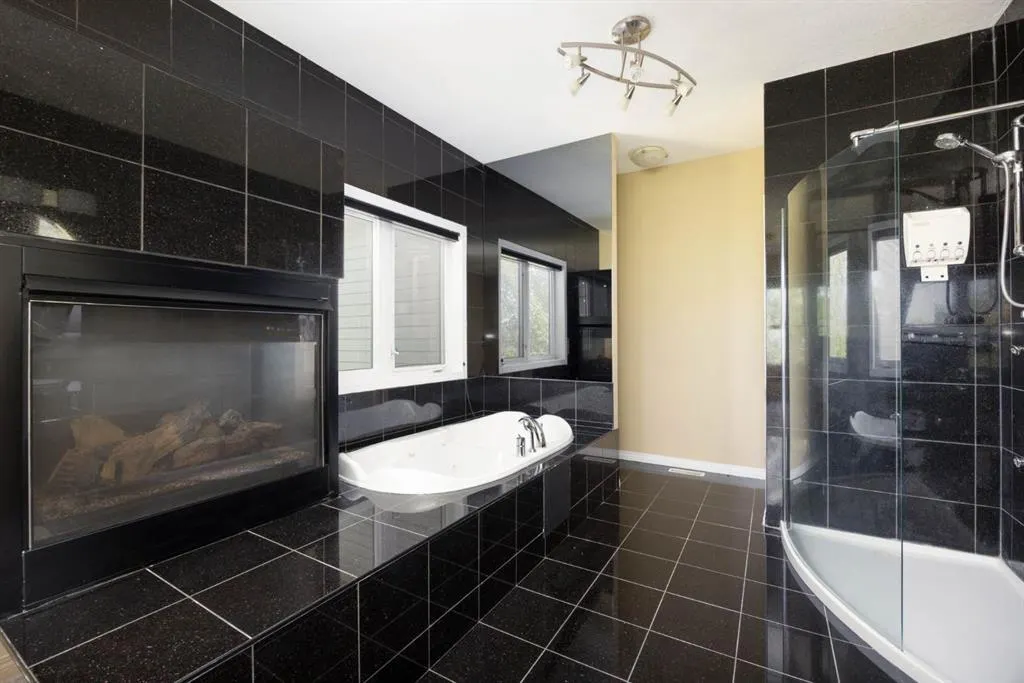 110 Lindstrom Bay