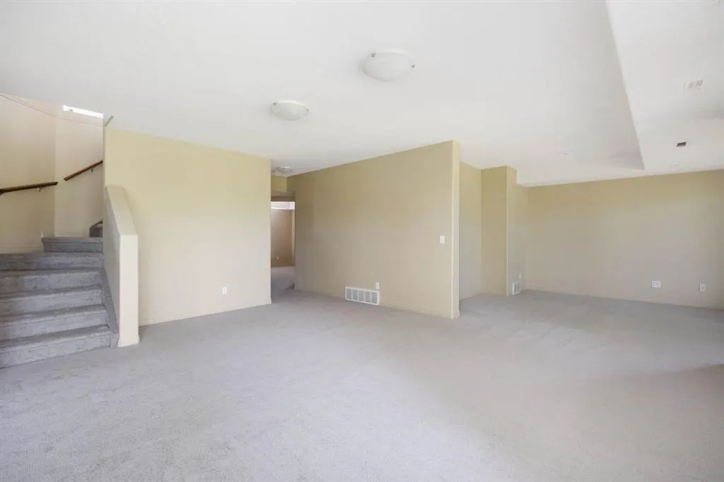 110 Lindstrom Bay
