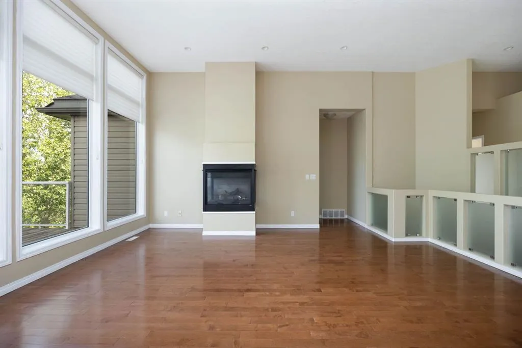 110 Lindstrom Bay