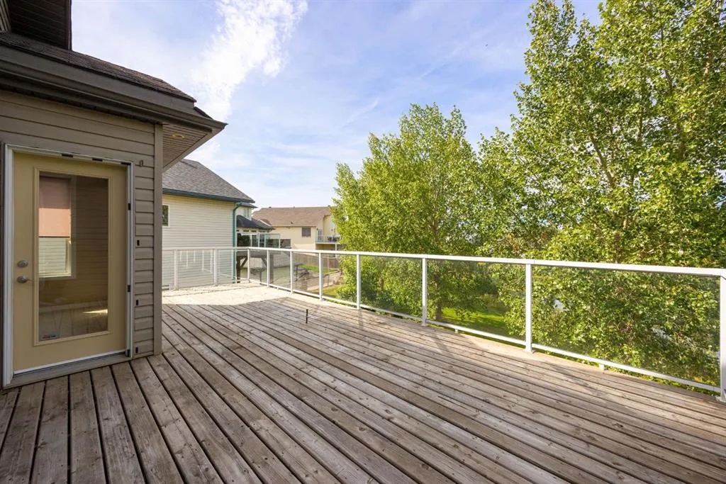 110 Lindstrom Bay