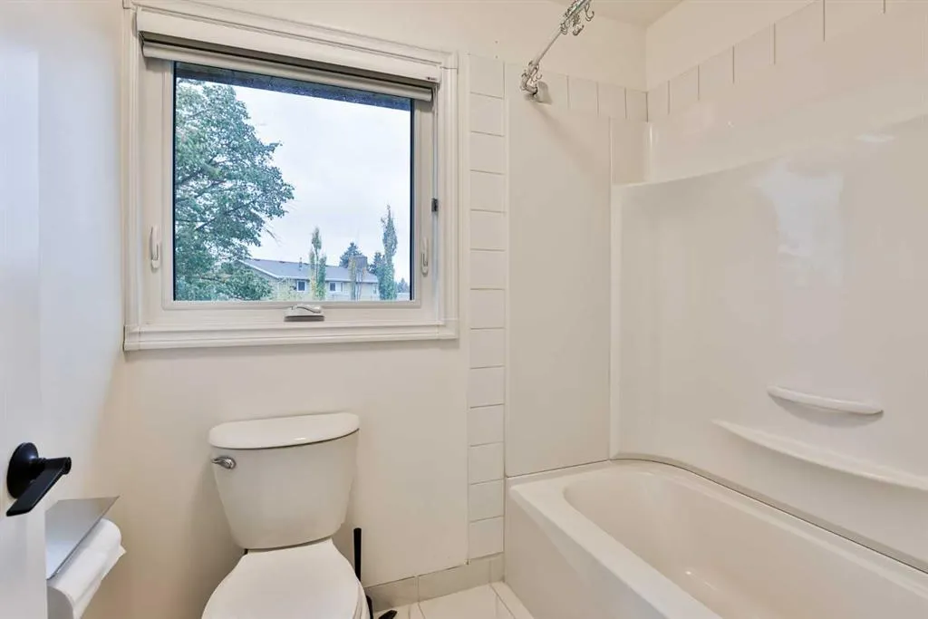 88 Lafayette Boulevard W