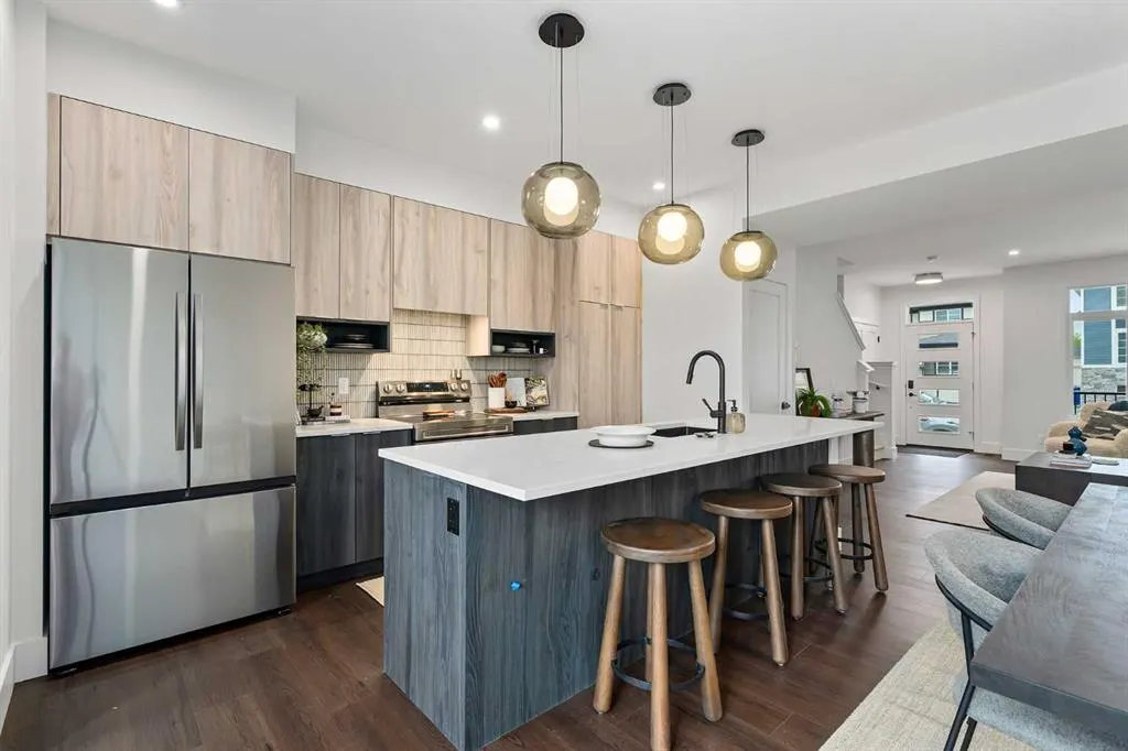 21 Silverton Glen Bay SW