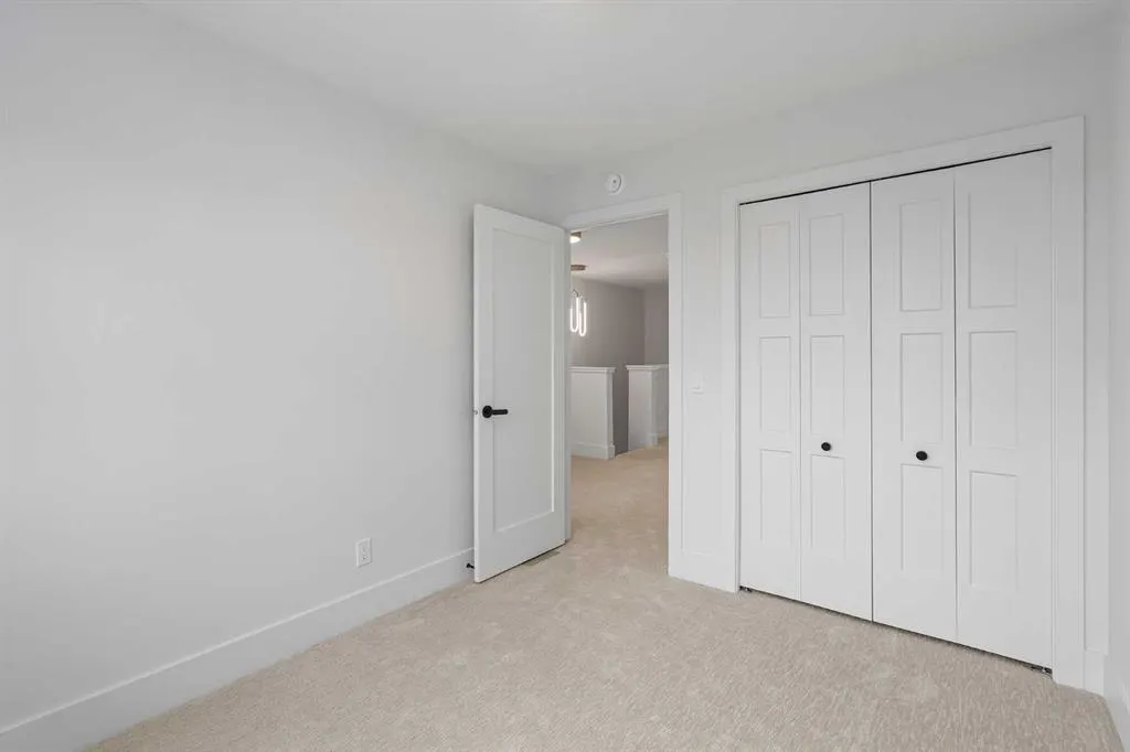 21 Silverton Glen Bay SW