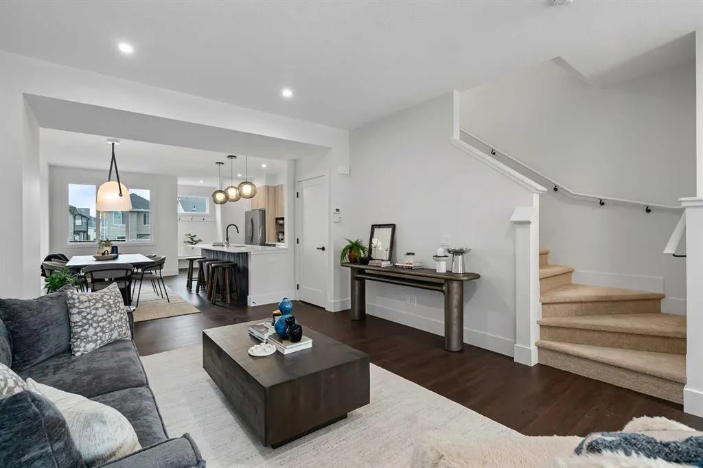 21 Silverton Glen Bay SW