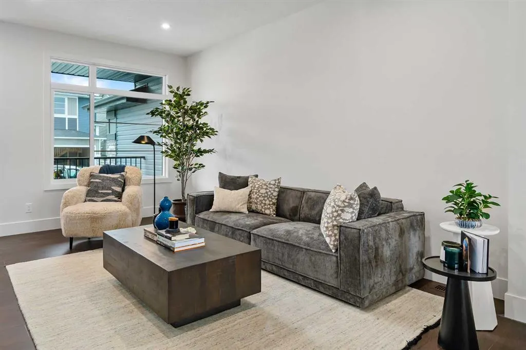 13 Silverton Glen Bay SW