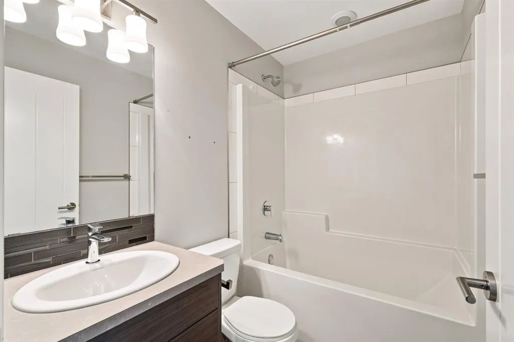 25 Victor Close