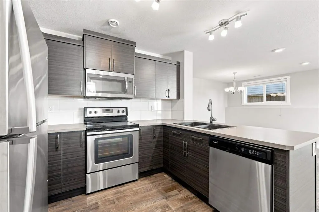 25 Victor Close
