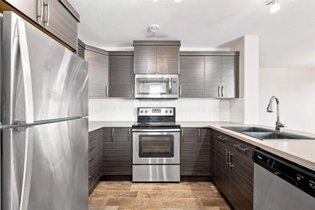 25 Victor Close