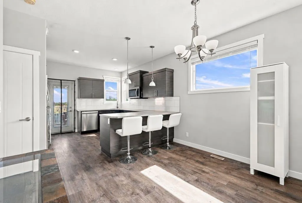 25 Victor Close