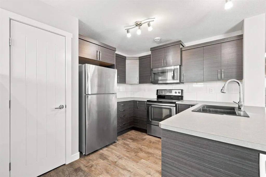 25 Victor Close