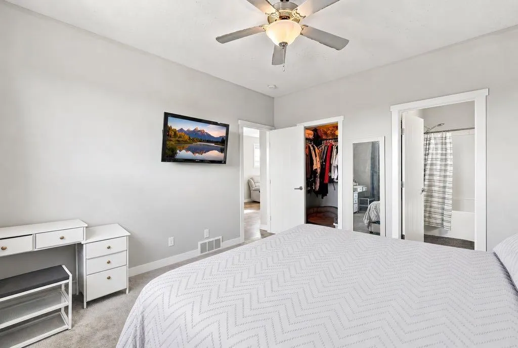 25 Victor Close