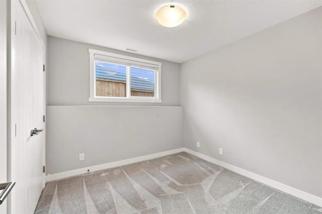 25 Victor Close
