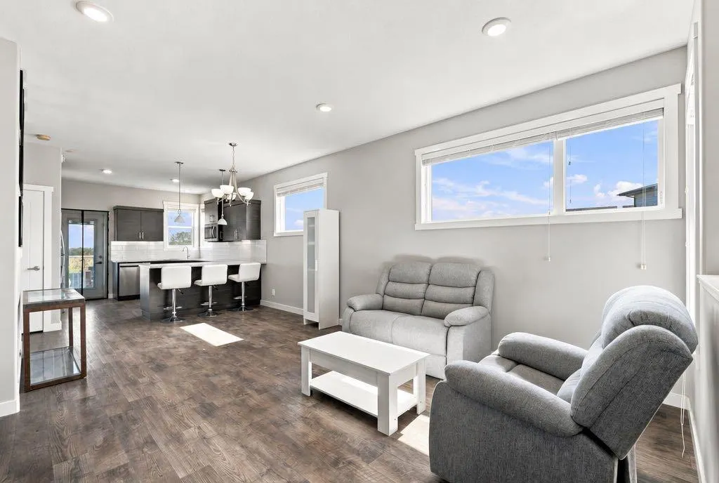 25 Victor Close