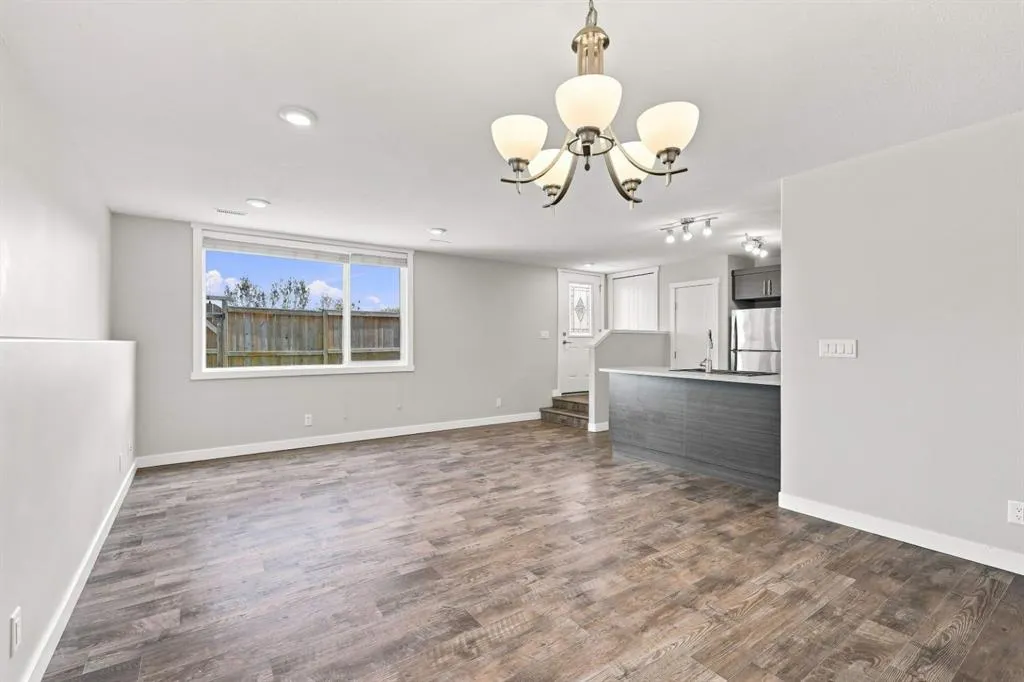 25 Victor Close