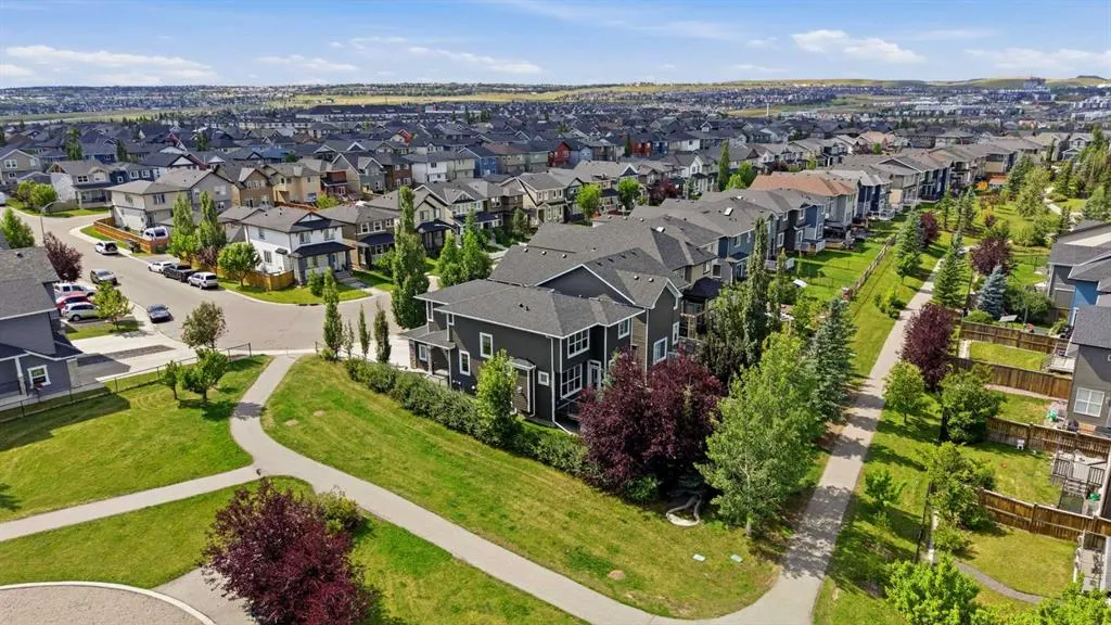 141 Evanspark Gardens NW