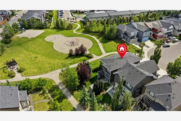 141 Evanspark Gardens NW