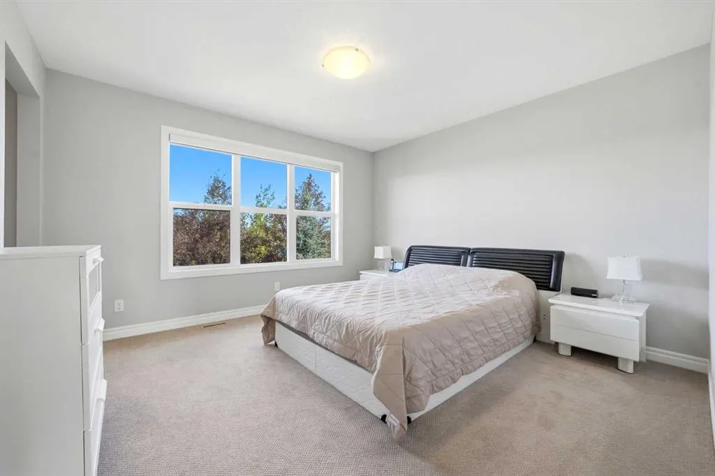 141 Evanspark Gardens NW