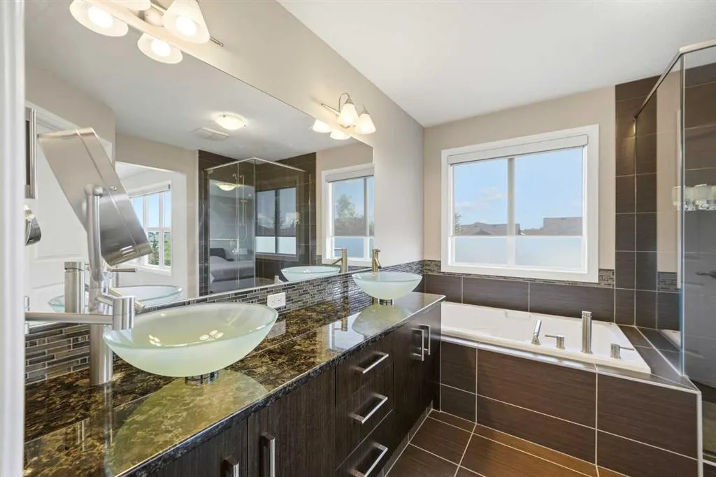 141 Evanspark Gardens NW