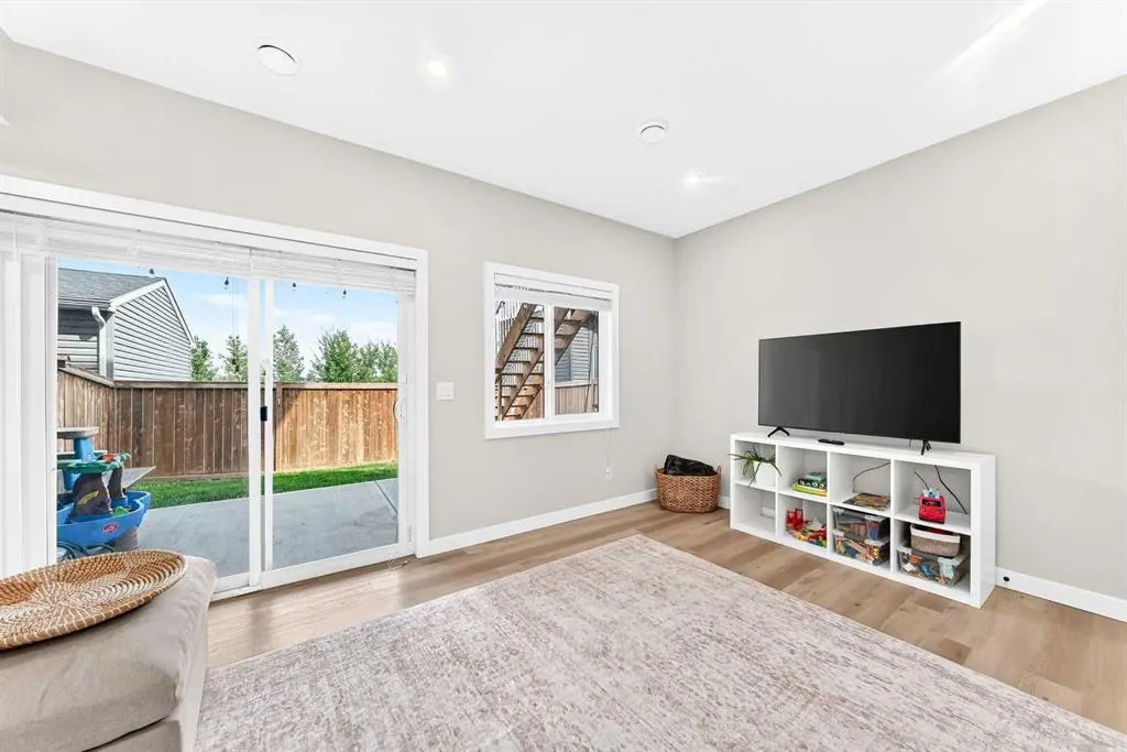 449 West Lakeview Drive
