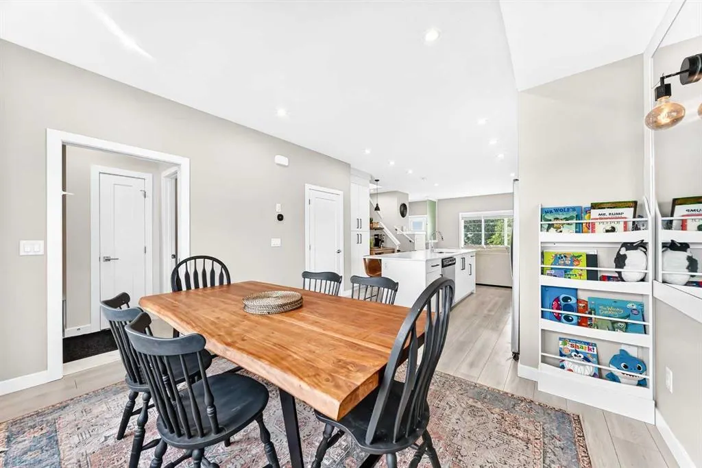 449 West Lakeview Drive
