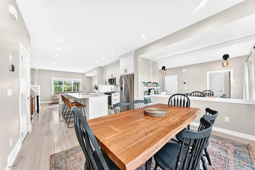 449 West Lakeview Drive