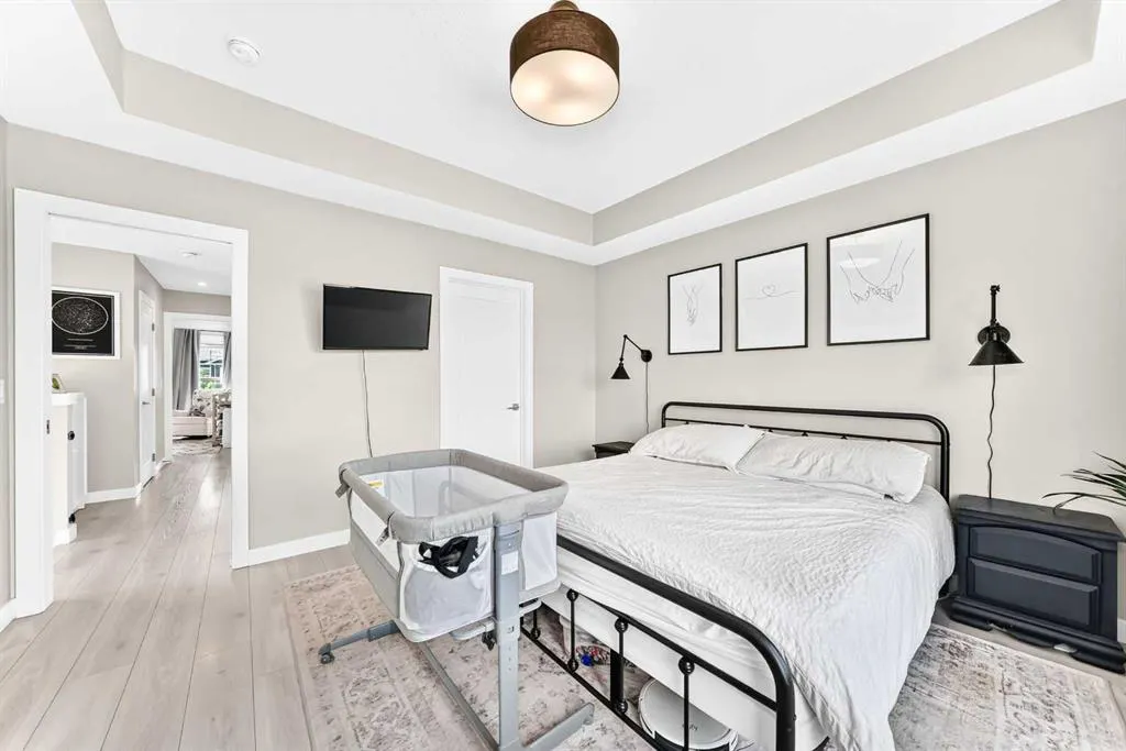 449 West Lakeview Drive