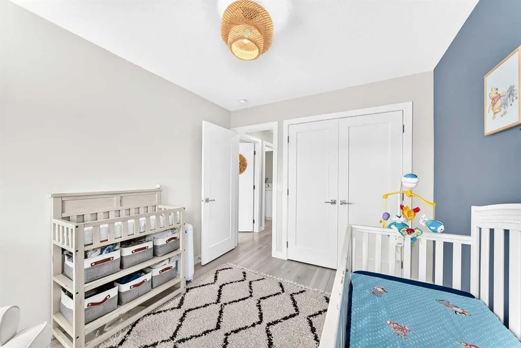 449 West Lakeview Drive
