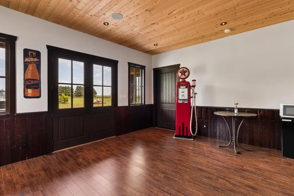 261074 Township Road 262