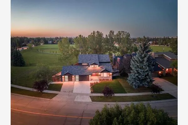 44 Canterbury Drive SW