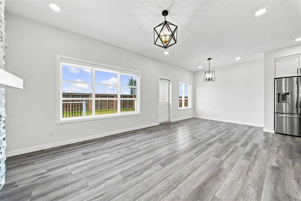 223 Savanna Way NE