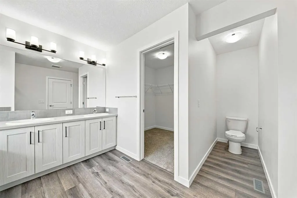223 Savanna Way NE