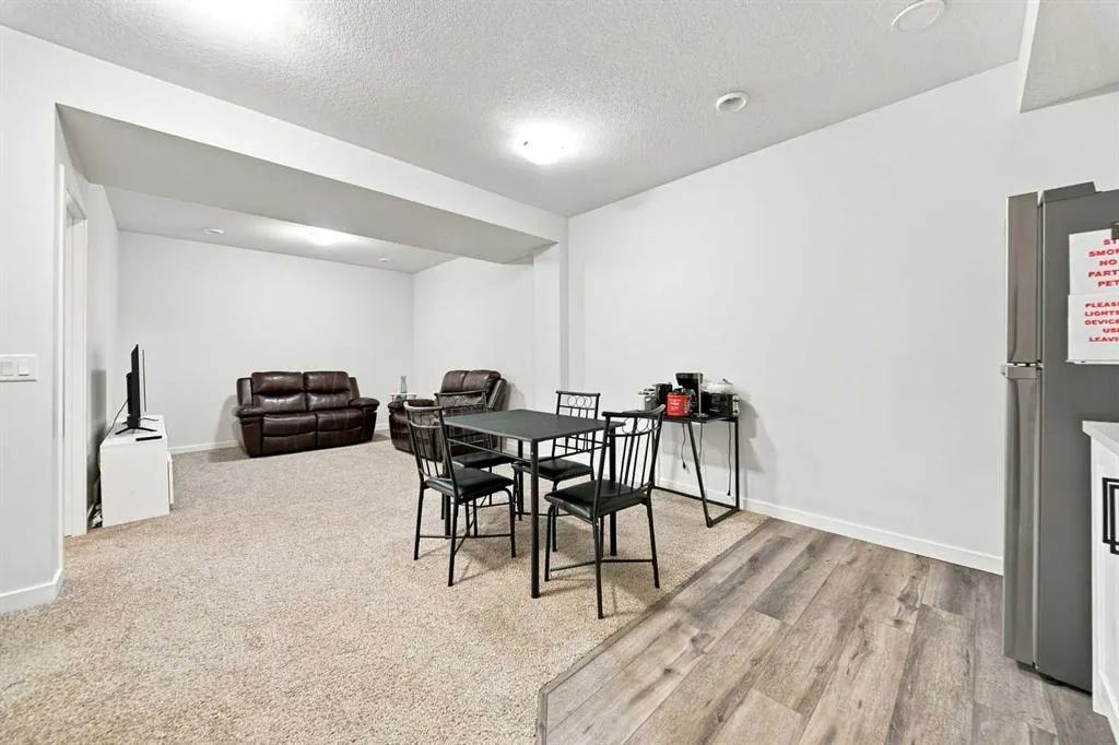 223 Savanna Way NE