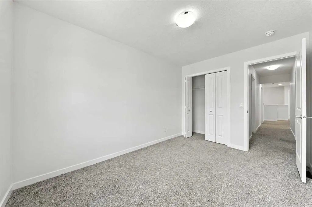 223 Savanna Way NE