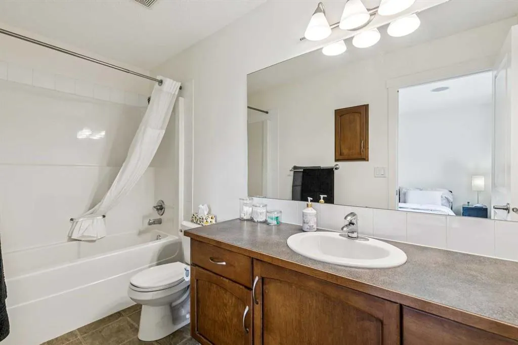 280 Rockyspring Grove NW