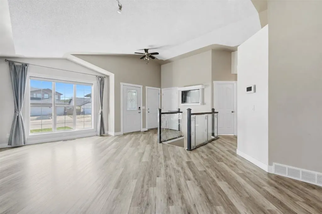 206 Highwood Village Place NW