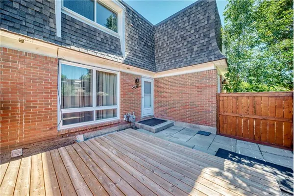 330 Canterbury Drive SW