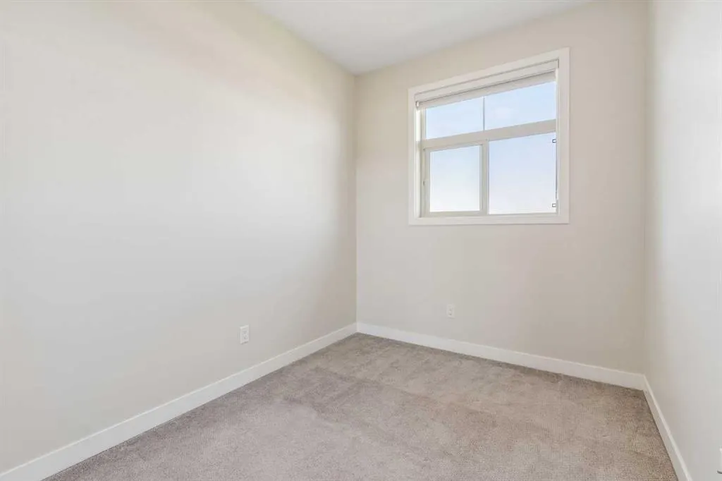 22 Auburn Bay Link SE #404