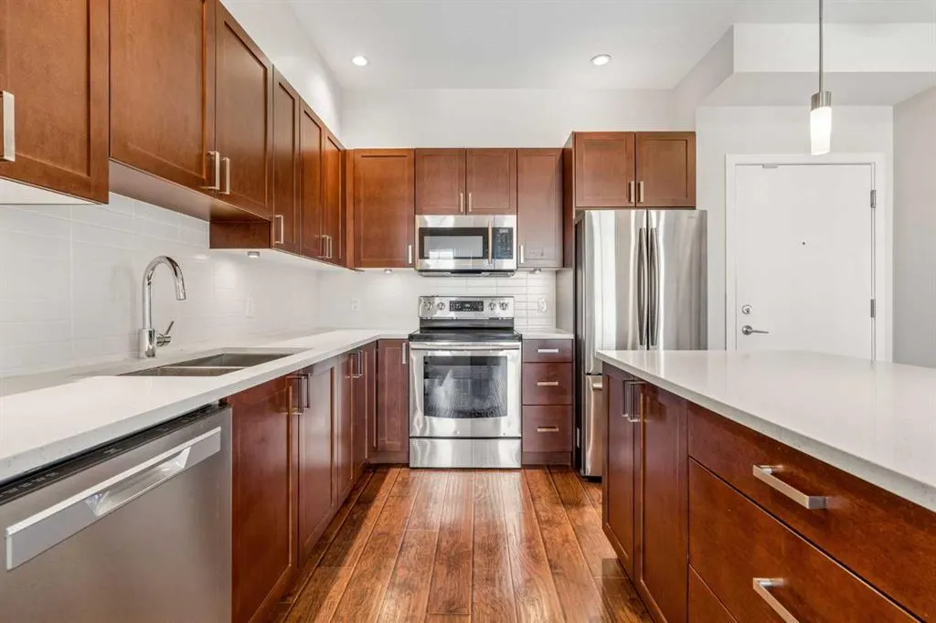 22 Auburn Bay Link SE #404