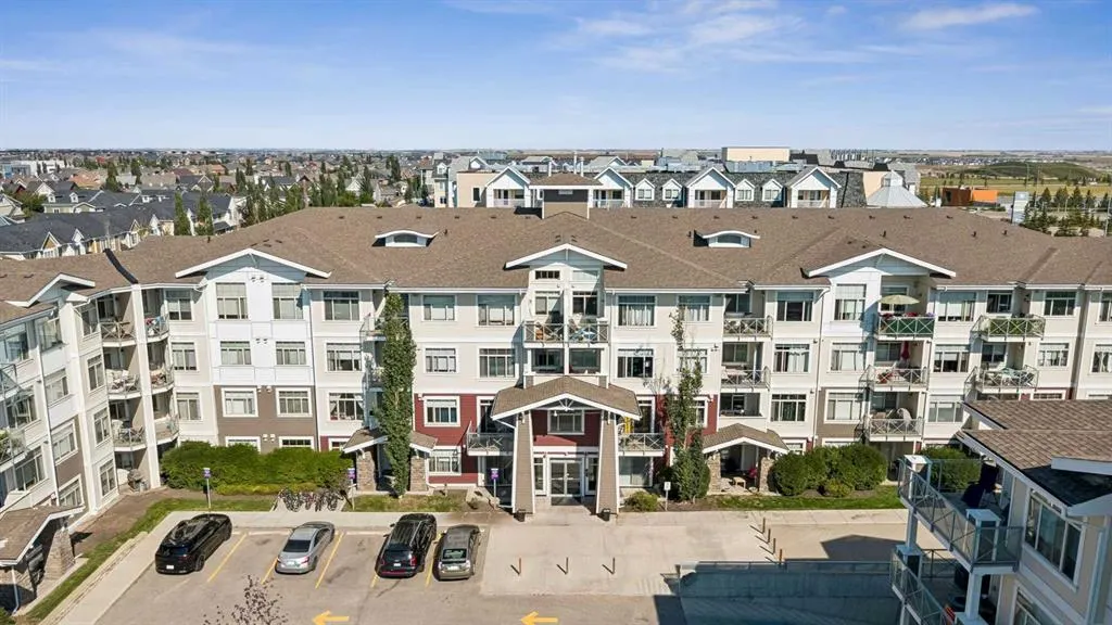 22 Auburn Bay Link SE #404