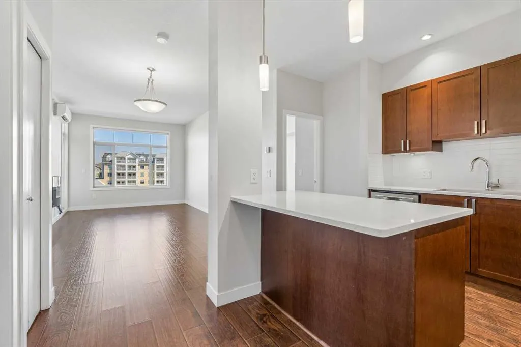 22 Auburn Bay Link SE #404