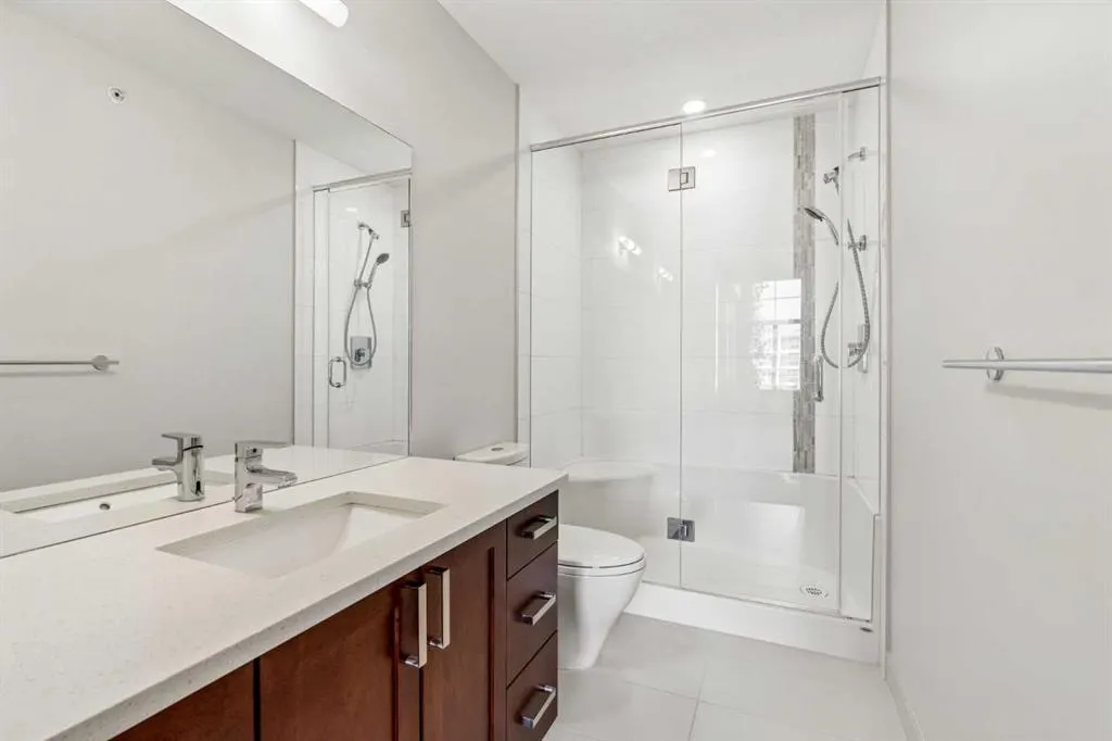22 Auburn Bay Link SE #404