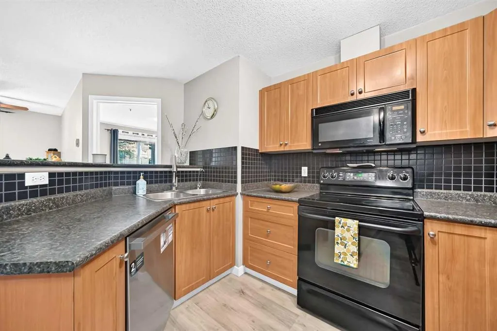 10 Prestwick Bay SE #3116
