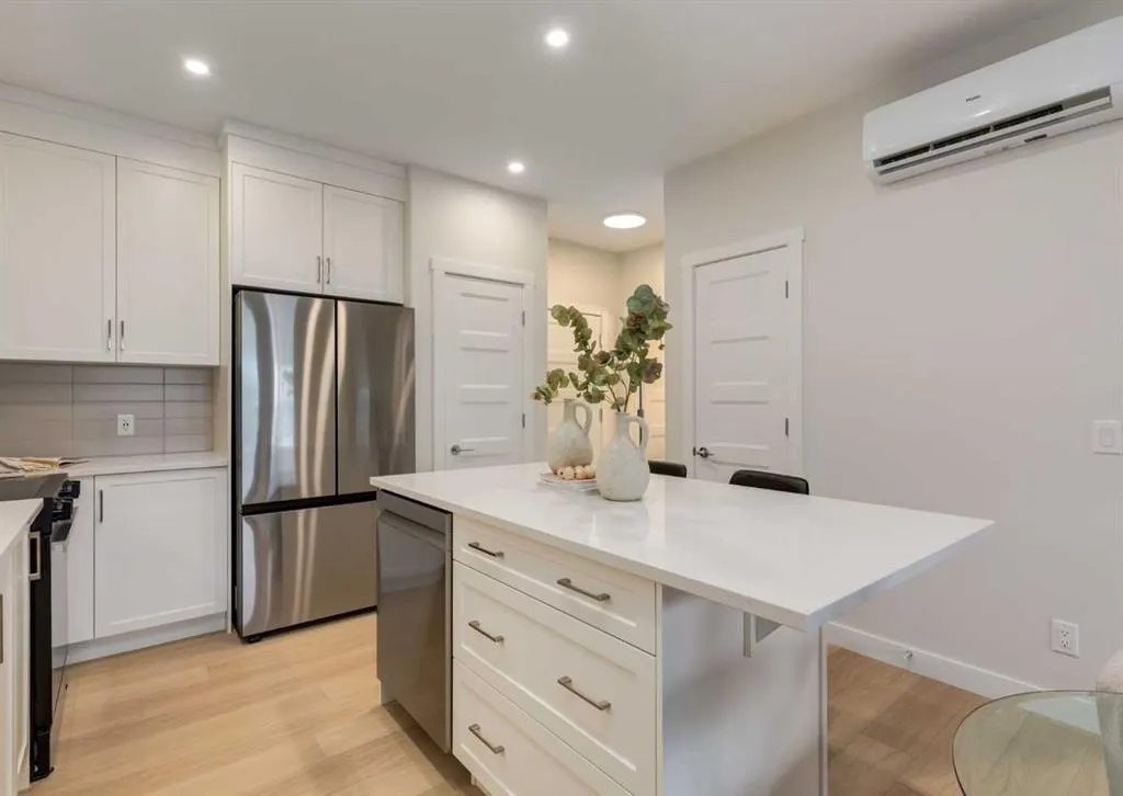 81 Arbour Lake View NW #1203