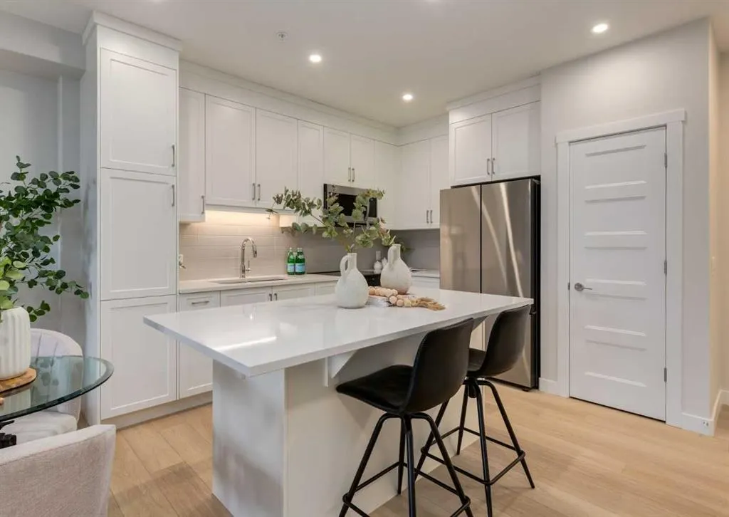 81 Arbour Lake View NW #1203