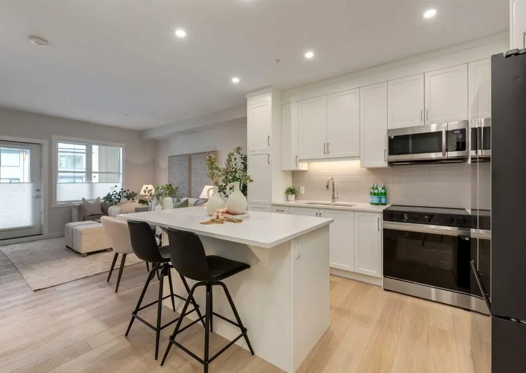 81 Arbour Lake View NW #1203