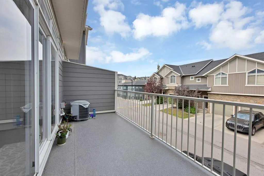 563 EVANSTON Manor NW