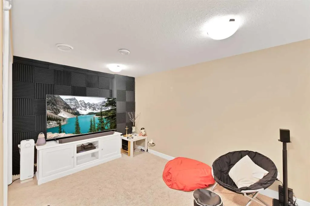 563 EVANSTON Manor NW